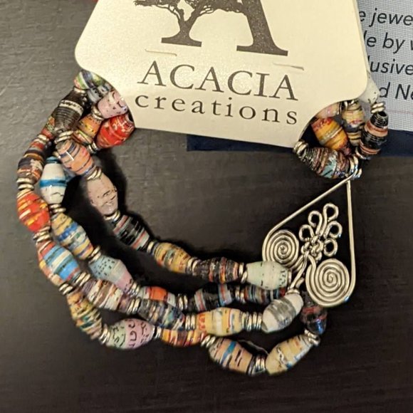 NWT paper bead heart stretch bracelet - Picture 2 of 4